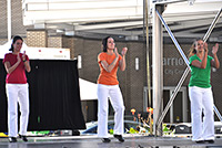 Getting the rhythm going with 'Paddle 'n' Roll' - SPARKcon's danceSPARK - 09/14/13
